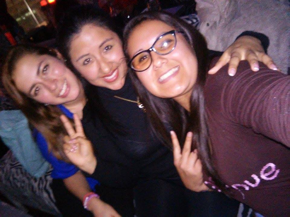 aldui_a's tweet photo. La mejor noche !!! karaoke :D http://t.co/YC01llXThd