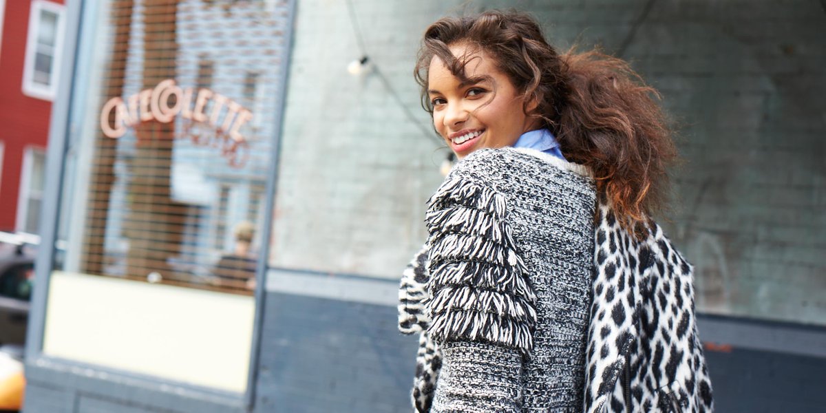 BananaRepublic's tweet photo. We're falling for fringe, and @cafecolettebk ☕️ http://t.co/wX9e6HLr21 http://t.co/zq9i7w359N