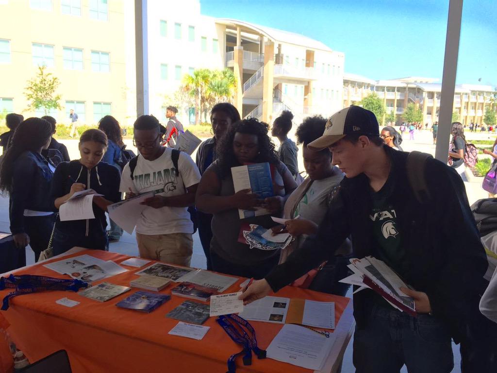 savstateadmis's tweet photo. SSU recruiter, Ms Garcia at #EvansHigh School, #Orlando #FL. #ssurecruits #floridarecruitment http://t.co/gt5NM9mJpv
