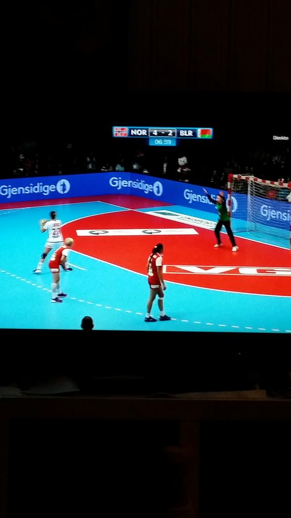 Liisjaaa's tweet photo. Da va vi igang igjen! #handball #handballjentene #norge http://t.co/3PASXOHs2P