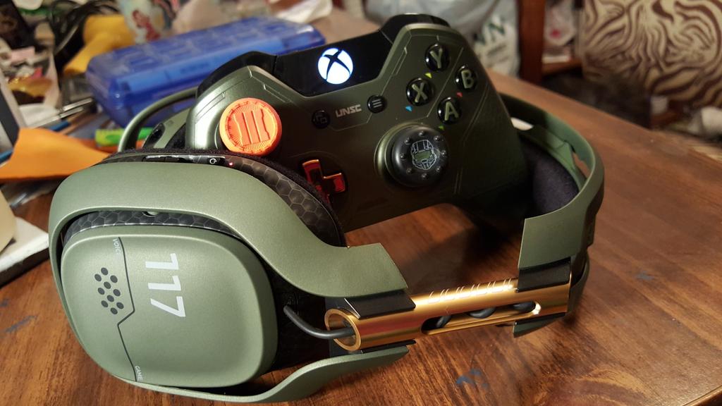 ASTROGaming's tweet photo. ASTRO Spartans Photos! GG @tifftoxic @MudArcadeXbox @Un2ThaReaL @HummerSister!

#Halo #MasterChief #ASTROfamily http://t.co/fz6X0MY75a