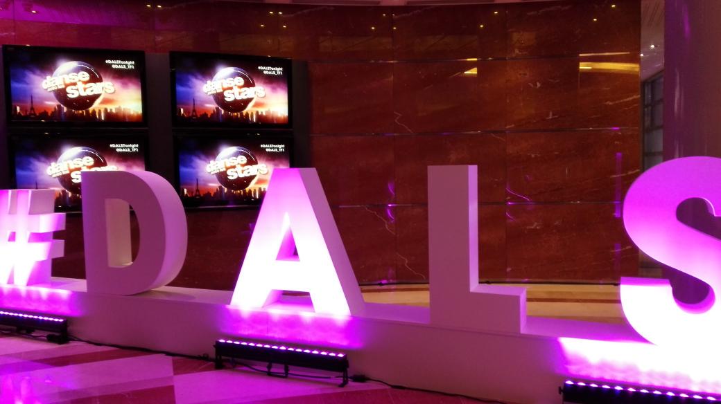 Emilie_Ros's tweet photo. 🎶 TA DADA DATA DADA TATATA DA 🎶 (C'est le générique de #DALS, vous aviez reconnu non ?) #DALSTonight #TweetGenerique http://t.co/wAQNB4Bxcw