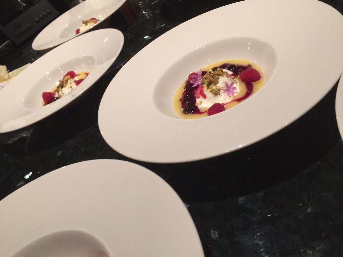 Dandre_Carter's tweet photo. Yesterday’s Cheese Course; Goat Cheese Gelato, Lemon Curd, Rosemary, Blueberry &amp; Pistachios. #chicagocatering #plated http://t.co/LrwPFRhGGz
