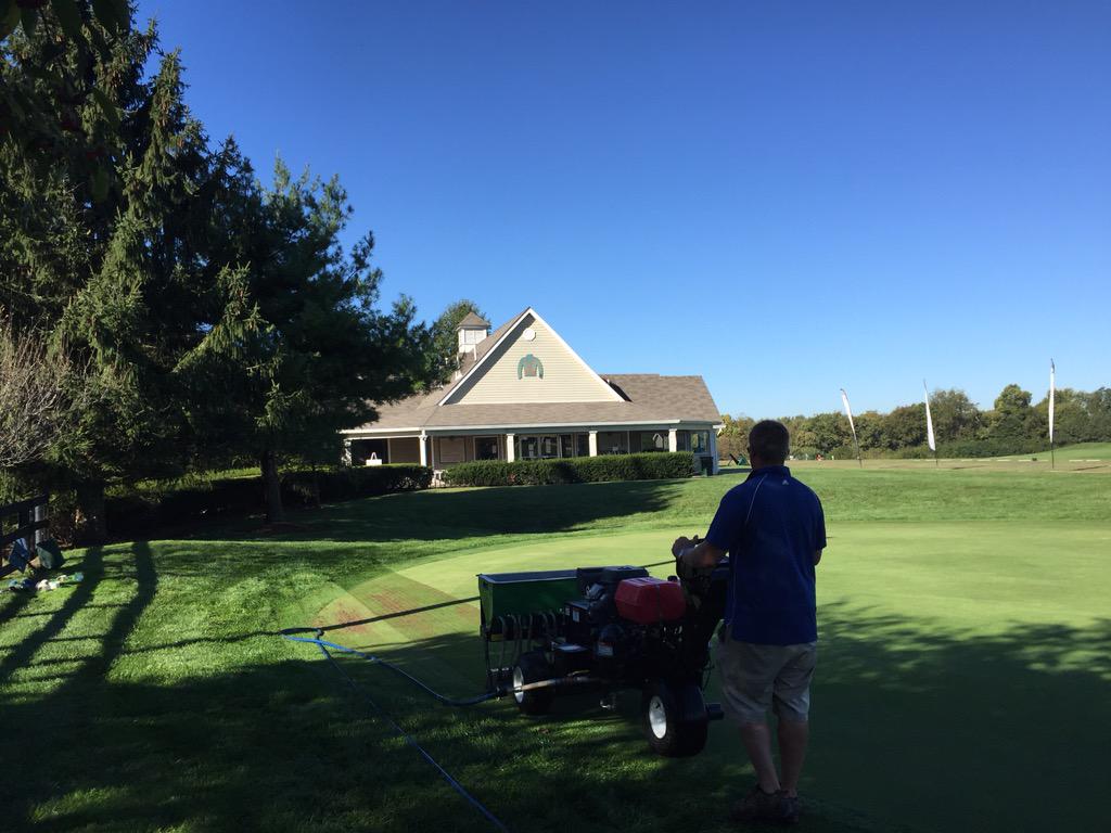 kennethdclayton's tweet photo. Great job by@DryJectOhio put down nice @MaXandsoil and profile combo @manowargolf #divotmix+profile @HarrellsLLC http://t.co/g8lq3ss0BC