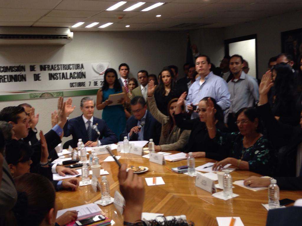 alfredodelmazo's tweet photo. Hoy Instalamos la Comisión de #Infraestructura de la #LXIIILegislatura que tengo el honor de presidir http://t.co/uBoHnXxsB6