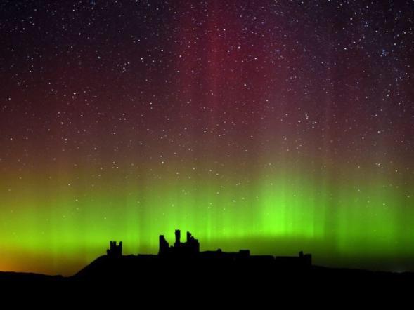 micklesb's tweet photo. The Northern Lights are set dazzle Derbyshire's sky TONIGHT! 

MORE: http://t.co/mEwnA7UZuW http://t.co/gGqx75mlvQ