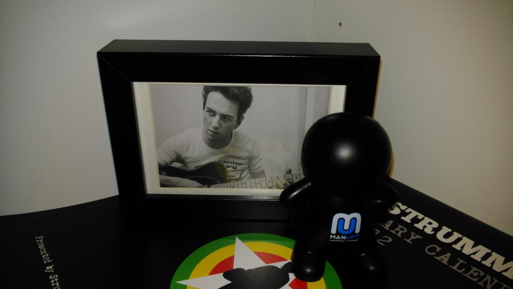 djdaddums's tweet photo. @changeleeds #wheresbert Meeting Joe Strummer. http://t.co/lSLrUYNxNR