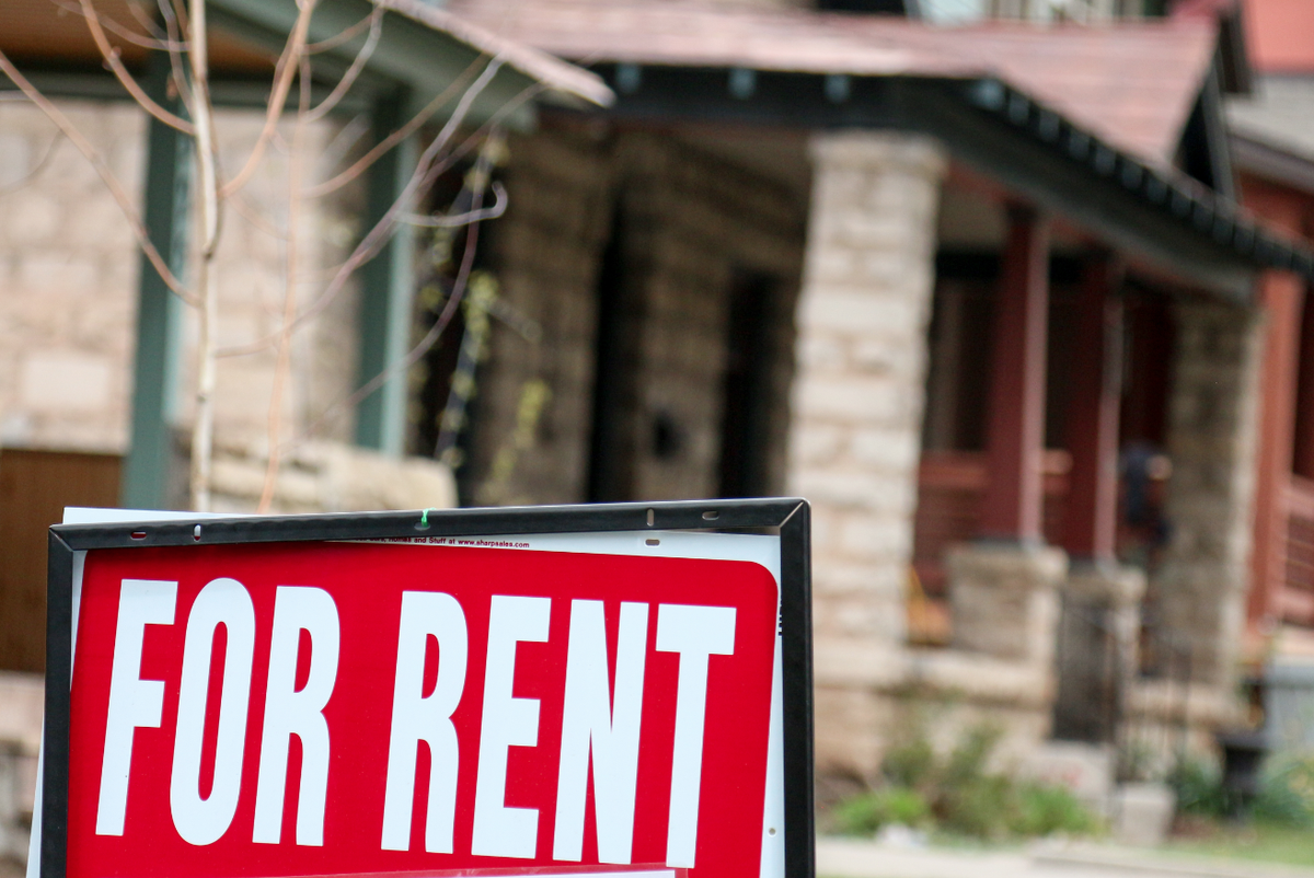 denbizjournal's tweet photo. Rents in Denver are rising...there's no debate about that. But are they affordable? http://t.co/n0uC1oDgqj http://t.co/ErVwdJCcoO