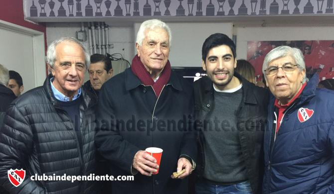 Rodolfo D´Onofrio, Amadeo Carrizo, Hugo y Facundo Moyano juntos en el palco presidencial clubaindependiente.com/es/institucion…