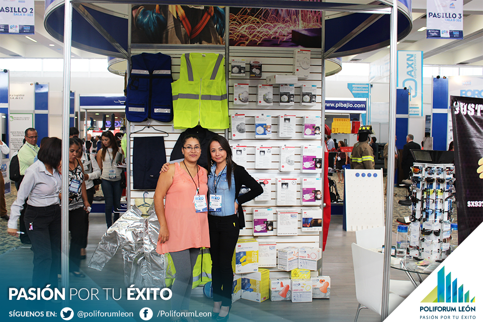 poliforumleon's tweet photo. Dio inicio el encuentro de negocios más importante de la Industria Automotriz en Guanajuato. http://t.co/MHp4Y9UzEo