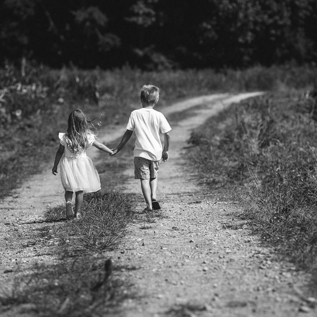 amykolophoto's tweet photo. Security is having a big brother. #siblinglove #myloves #cmpros #lifehappens #blackandwhite http://t.co/YXLEHHP8VE http://t.co/YWc7YJftT7