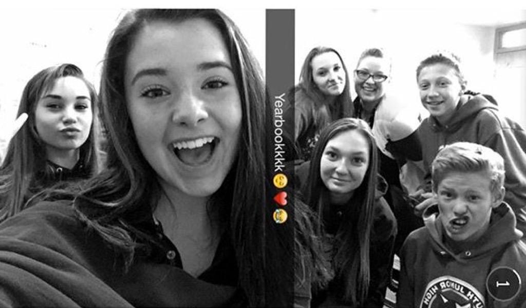 SouthBobcats's tweet photo. 2015 - 2016 Yearbook Squad😜 #2k16  #2k15 #yearbook #south http://t.co/vXhF626tTX