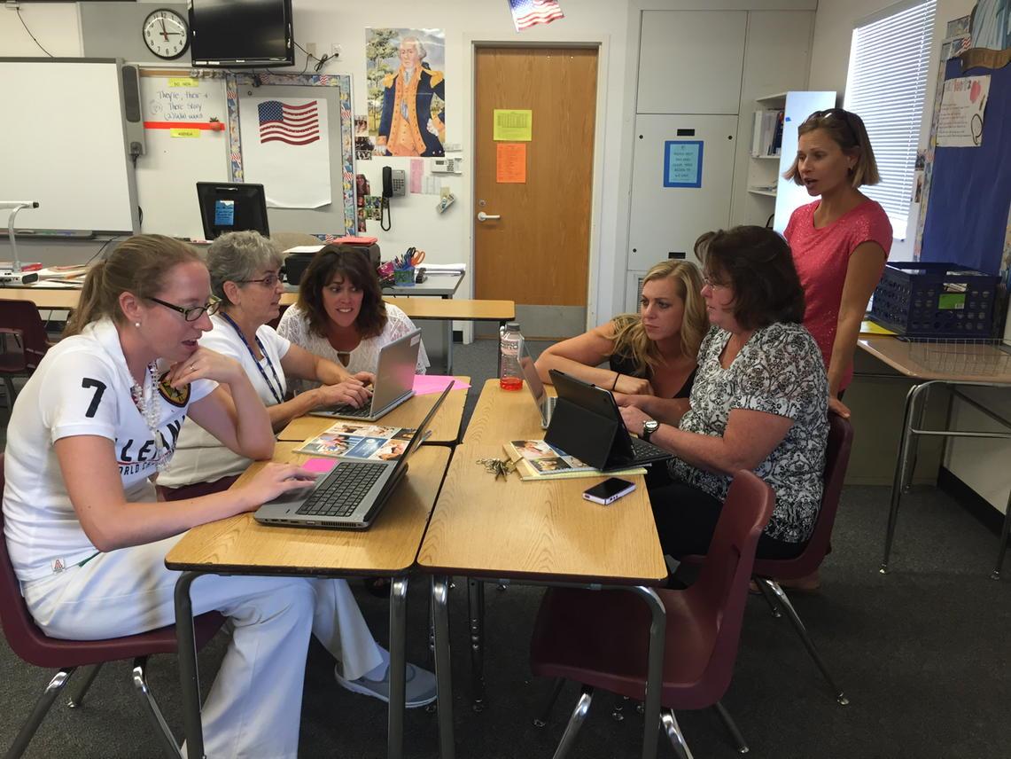 stephenjslater's tweet photo. Diablo View Teachers building their profiles and exploring with Edivate. PD Redesign will enrich student learning! http://t.co/DnMMUCEEgg