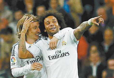 ModricVSKroos's tweet photo. #genius #friends @MarceloM12 @LModric10 #HalaMadrid @realmadrid http://t.co/2QYsbHnInt