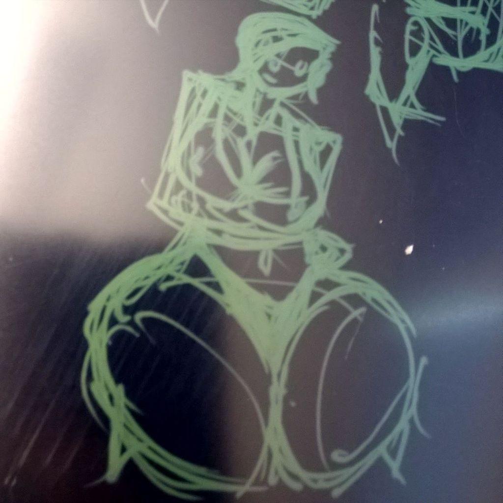 blankmoved's tweet photo. this is getting ridiculous #ifttt #pinup #art #sketch #boogieboard #hyperhips http://t.co/uq8l1IMEu1