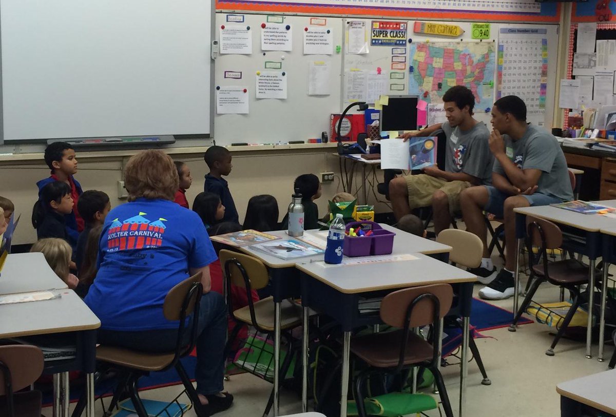 HCUHoops's tweet photo. ICYMI yesterday…our guys went to Kolter School to get some early morning reading in. #DawgsUp #HBUBasketball http://t.co/N9FDOTkORs