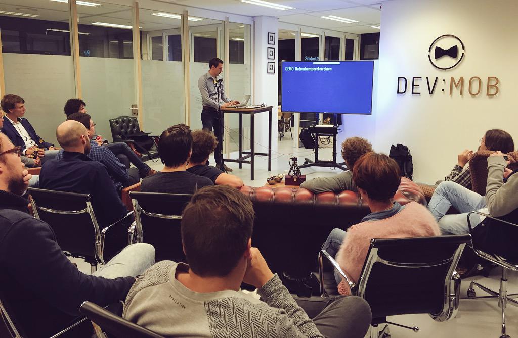 BOLTANDCOMPANY's tweet photo. Martijn Reijerse of @Ivaldi talking about #Ionic. Our last session at #CodeCannoli #DevMob #Mobile http://t.co/KsybrZvu1e