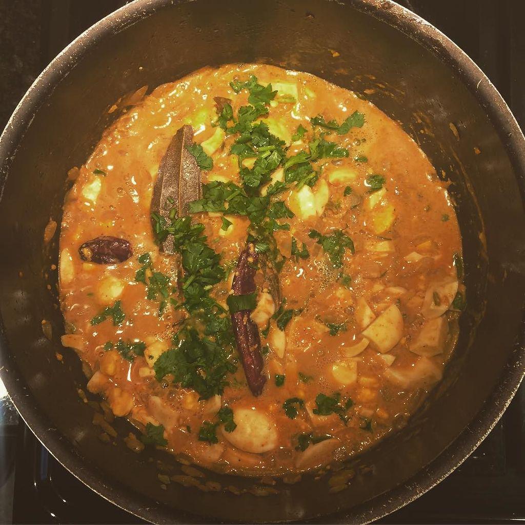 allthingspuja's tweet photo. I want some of this Spicy Egg Curry that @vidz_pat and I made right nowww ! 😩😋 #eggcurry #… http://t.co/wKsXHnfT4h http://t.co/N26hGm4yrA