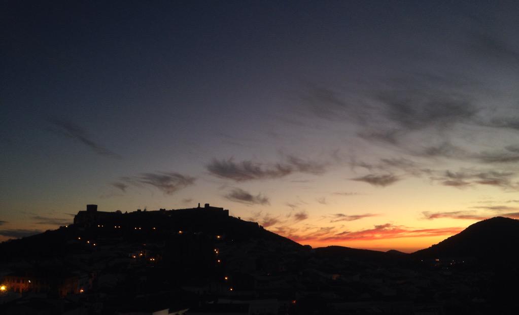 JaviSanzDiez's tweet photo. Cuando en mi pueblo se dan las #buenasnoches...

Es porque lo son! 
#Aracena http://t.co/qH5AuHuMqP