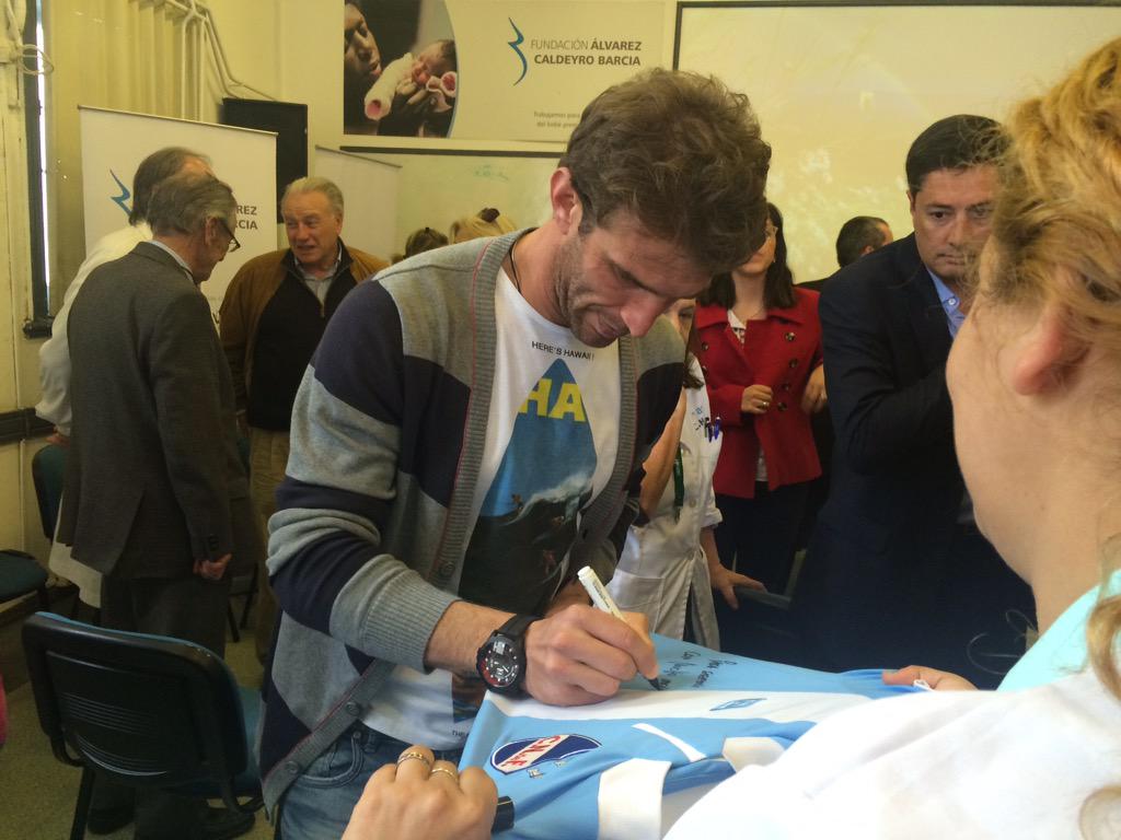 AlonsoIvan24's tweet photo. Fue un gusto participar del reconocim. a Nacional de la Fund. Álvarez Caldeyro Barcia por la campaña @HinchasDLPanza http://t.co/ilEbQ4wFYw