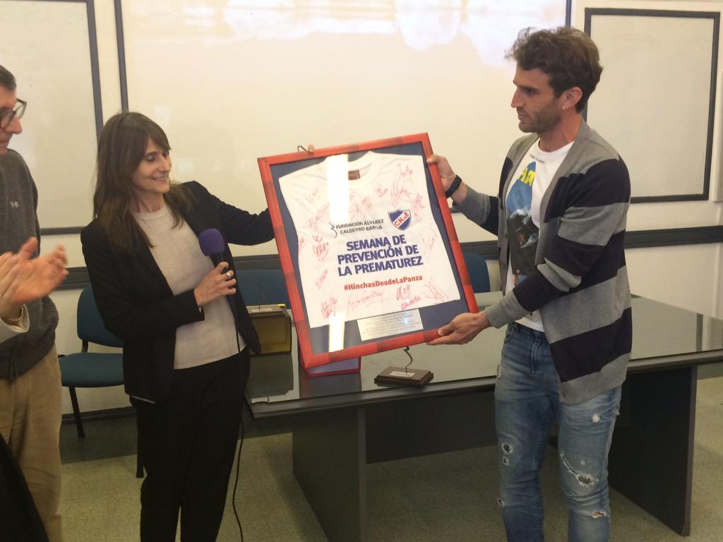 AlonsoIvan24's tweet photo. Fue un gusto participar del reconocim. a Nacional de la Fund. Álvarez Caldeyro Barcia por la campaña @HinchasDLPanza http://t.co/ilEbQ4wFYw