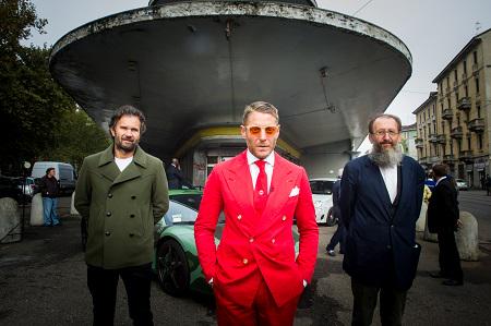 Primaonline's tweet photo. Lapo Elkann reinventa la stazione di servizio: nasce Garage Italia Customs. Chef Carlo Cracco http://t.co/QNwl2QwlM3 http://t.co/YU0iHGVsaR