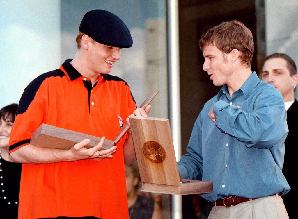 backstreetboys's tweet photo. Happy #BackstreetBoysDay, everybody!

On October 7th, 1998 we got the 🔑 to the City of Orlando. http://t.co/m0CcWQGr3k