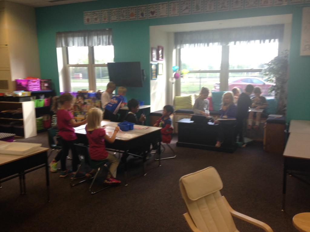 Emily_Sickler's tweet image. Dropping like flies #17left #washinghandsalldalong