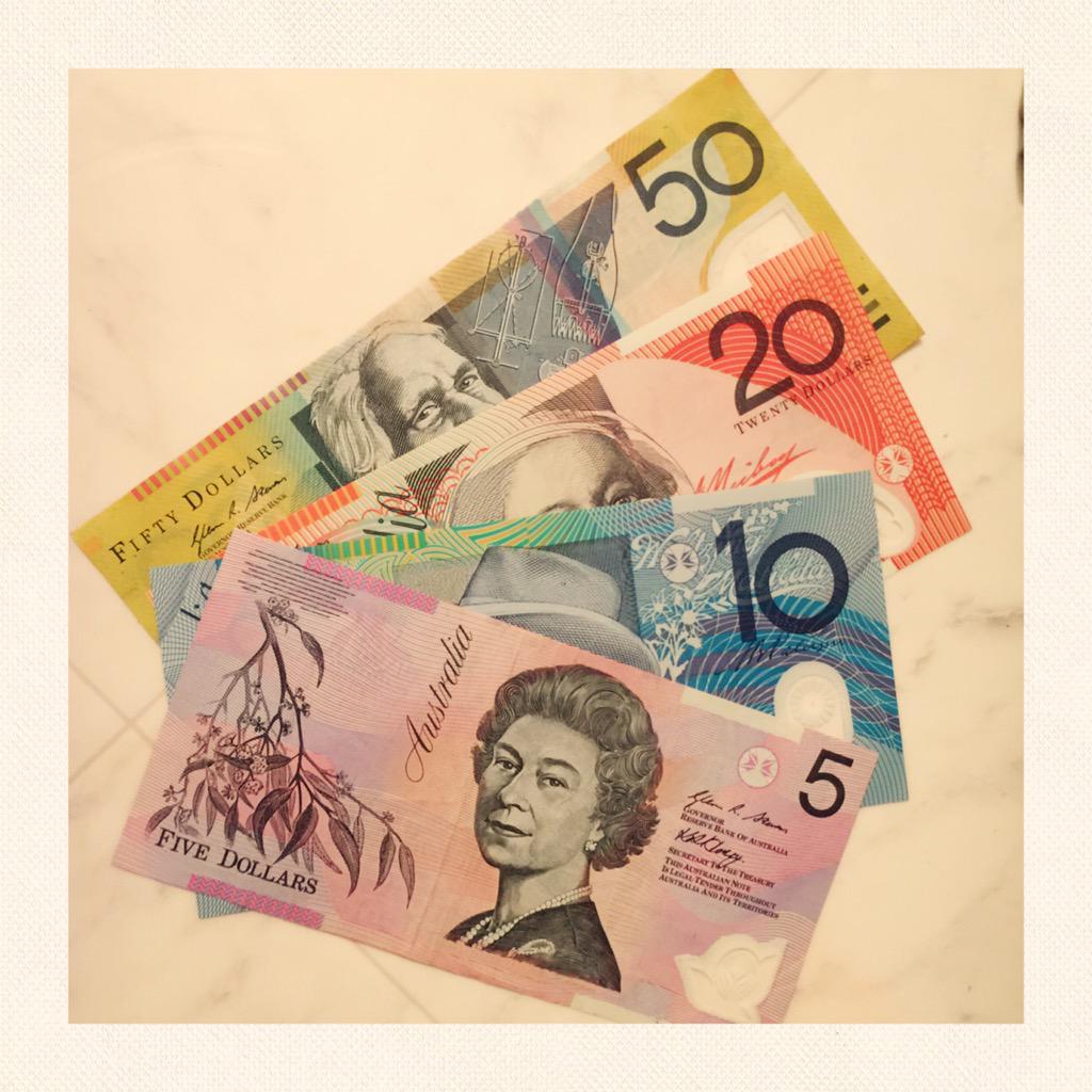 華乃都 Kanoto クラファンイラスト教科書制作中 海外のお札ってなんか可愛いんだけど 最近のは透明窓が付いてるんだね あと不思議な匂いがする 国臭 Http T Co Lmvkukdn1g Twitter