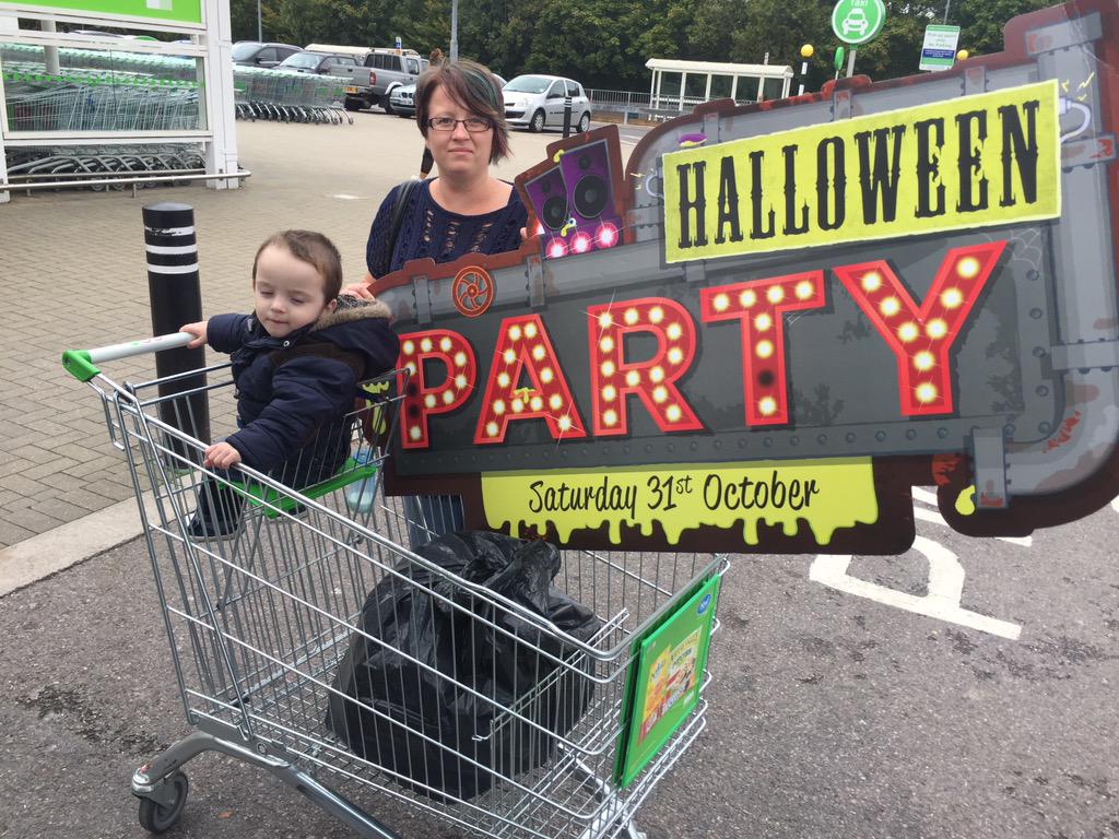 Donating Halloween goodies to local FLASH group <a href="/holly_asdaCL/">Holly Austen-Davies</a> #asdaclc