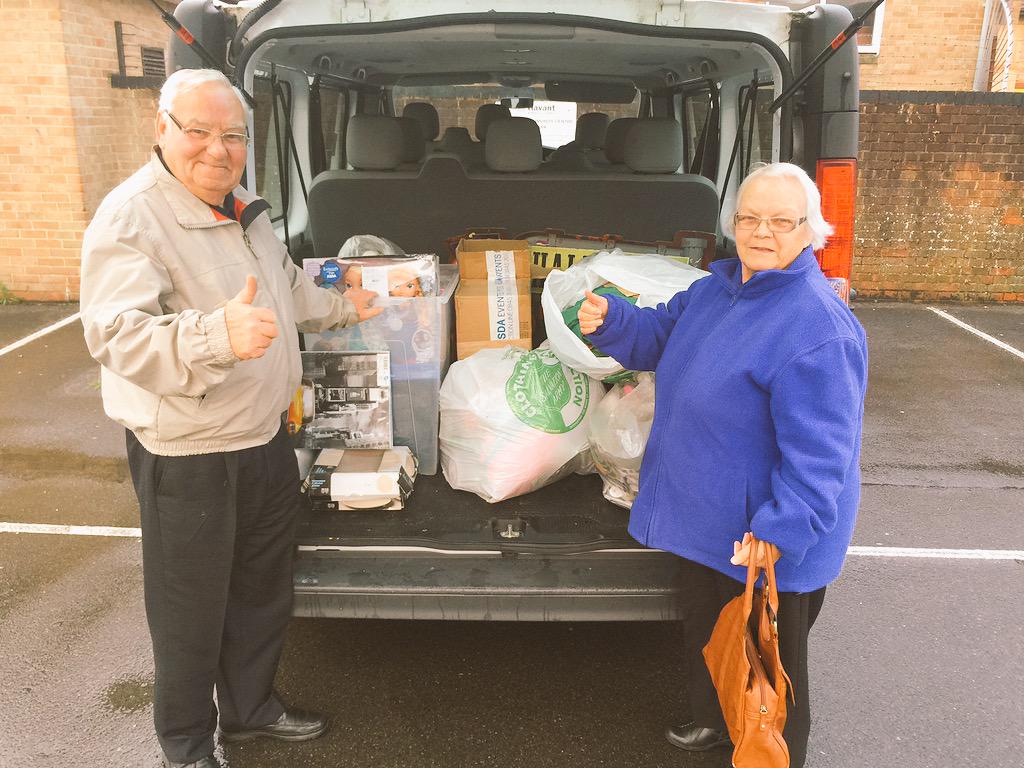 Donating toys to Leighpark grotto making Xmas special for families <a href="/LoveLeighPark/">Love Leigh Park</a> <a href="/MyLeighPark/">FriendsofLeigh Park</a> holly_asdaCL #asdaclc