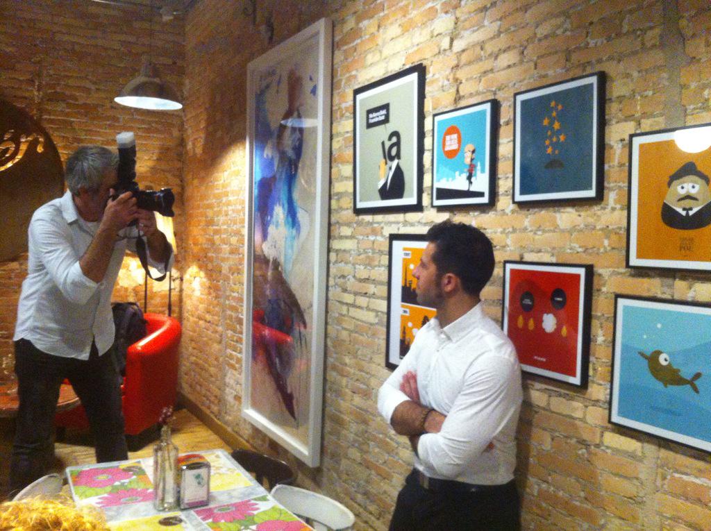 JaenSquare's tweet photo. Hay que apoyar a los nuestros, y @elCreata es uno de ellos. Magnífica exposición en @cafe_jaen #10LaDécadaProvechosa http://t.co/YfqweMWJ8v