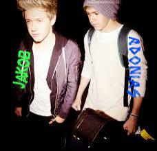 New OC.
Son of Sam Winchester and Lucifer. 
Twin brother of Jakob. 
Looking for SLs.
Ships with chemistry (gay).
RT?