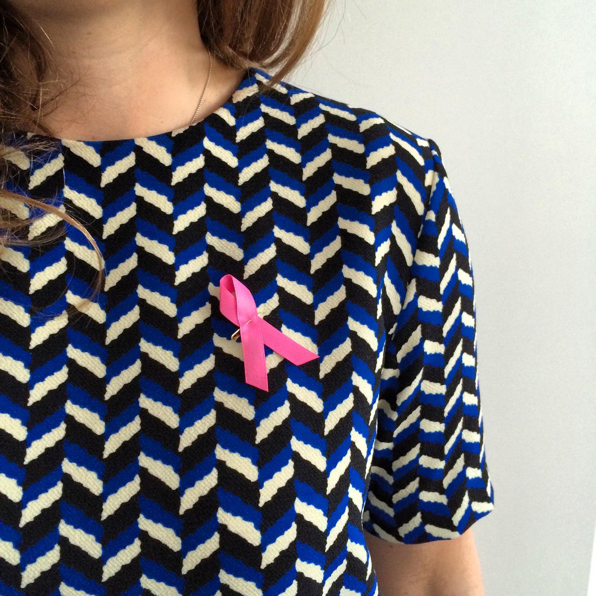 breastcancermex's tweet photo. Comparte tu acción en la página http://t.co/vhN5XsqlvE. Por cada acción The Estée Lauder Companies donará $25 USD. http://t.co/jCmpkONJ0x