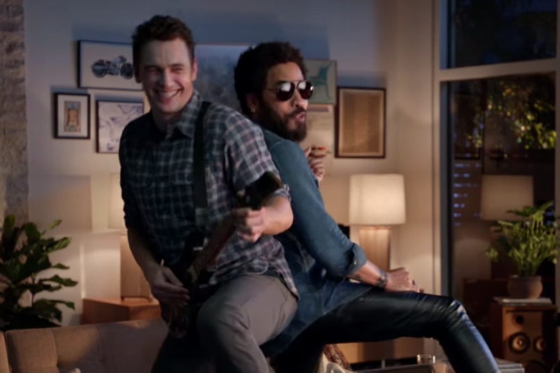 GQMagazine's tweet photo. James Franco and Lenny Kravitz would like to remind you that you've seen Lenny Kravitz's junk http://t.co/flDEihBf7J http://t.co/fhEWKlg4vG