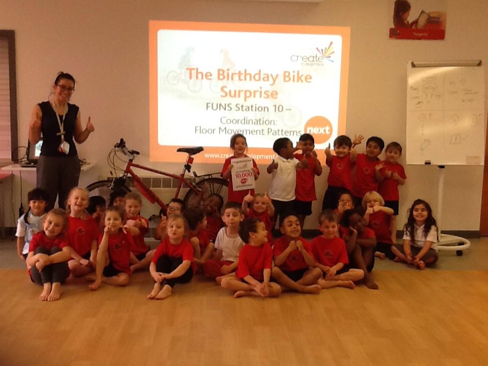 AvpsReception's tweet image. Well done R completing their 1st REAL PE lesson! Big congrats to @Create_Dev for reaching 10,000 practioners!