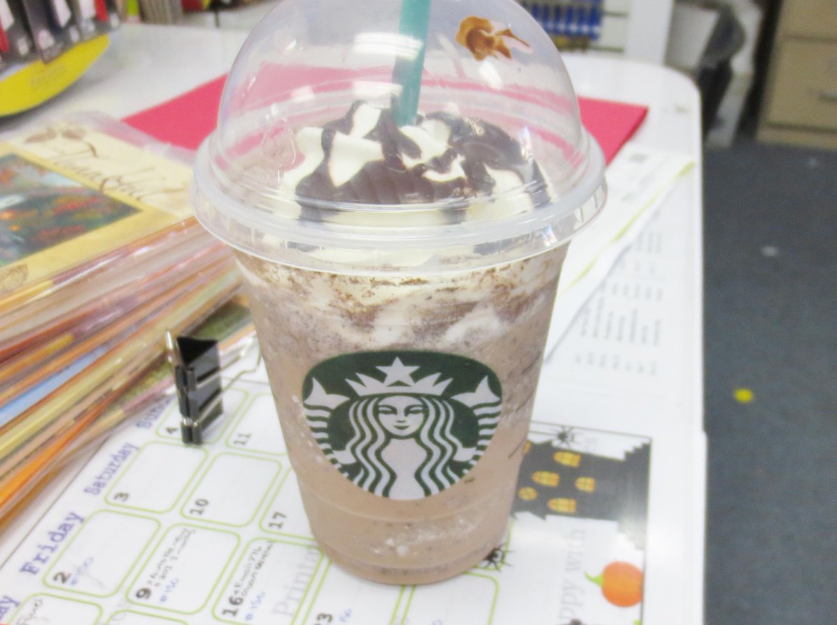 Postalannex7's tweet image. We have a great boss, he get us treats. #bosco #1boss #FrappeDay #yum