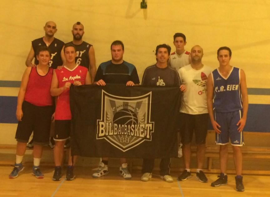 CBEjea's tweet photo. @CDBILBAOBASKET nos dejó un recuerdo en el Torneo Twinner memorial JL.Abós mucha fuerza y suerte para la temporada! http://t.co/5ot30Dl8ht