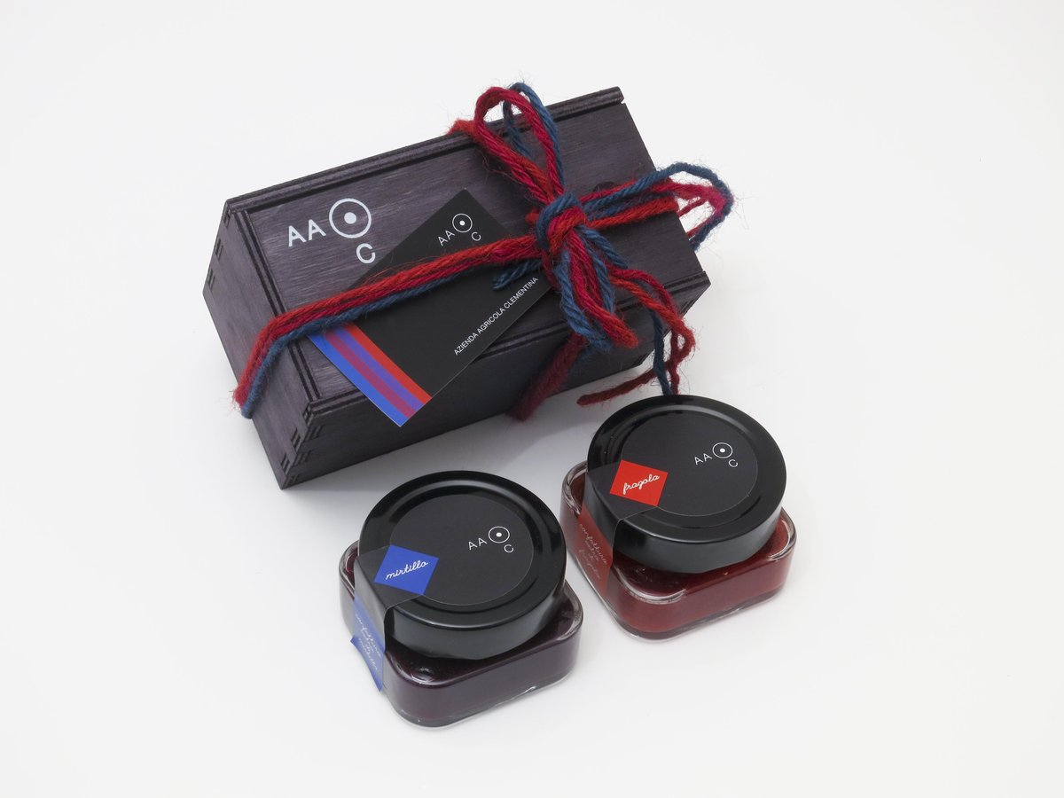 AA_LaClementina's tweet image. #confettura di fragole
fragole #AAC,poco zucchero e cottura sottovuoto:è come mangiare fragole appena colte.provala!