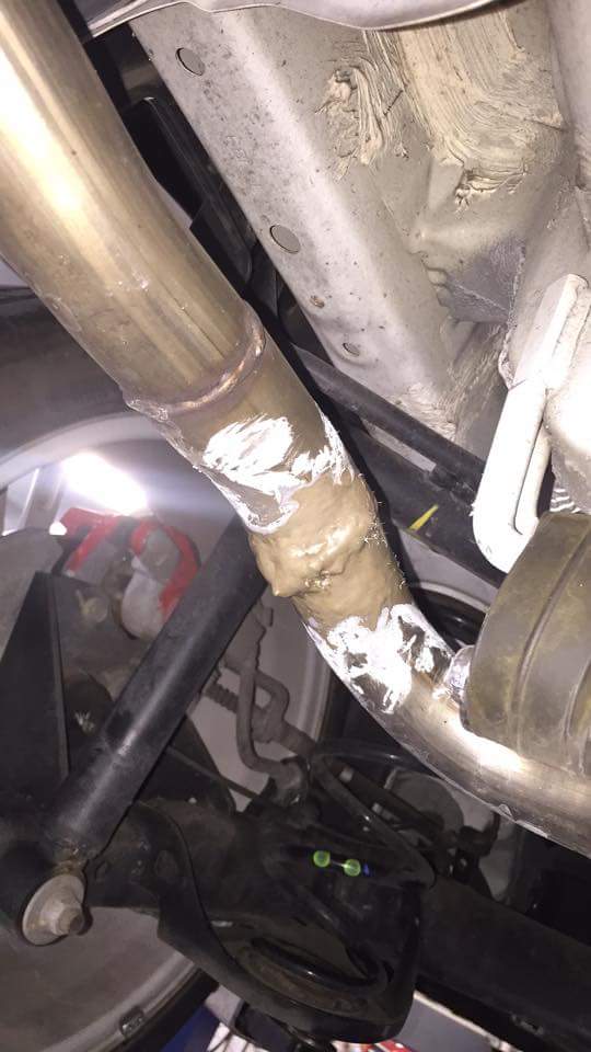 Russell0464's tweet photo. @evanshalshawuk wont be buying another car from you guys. Car was sold to me 2 weeks ago like this. Shoddy!! http://t.co/uwCJ0goVIx