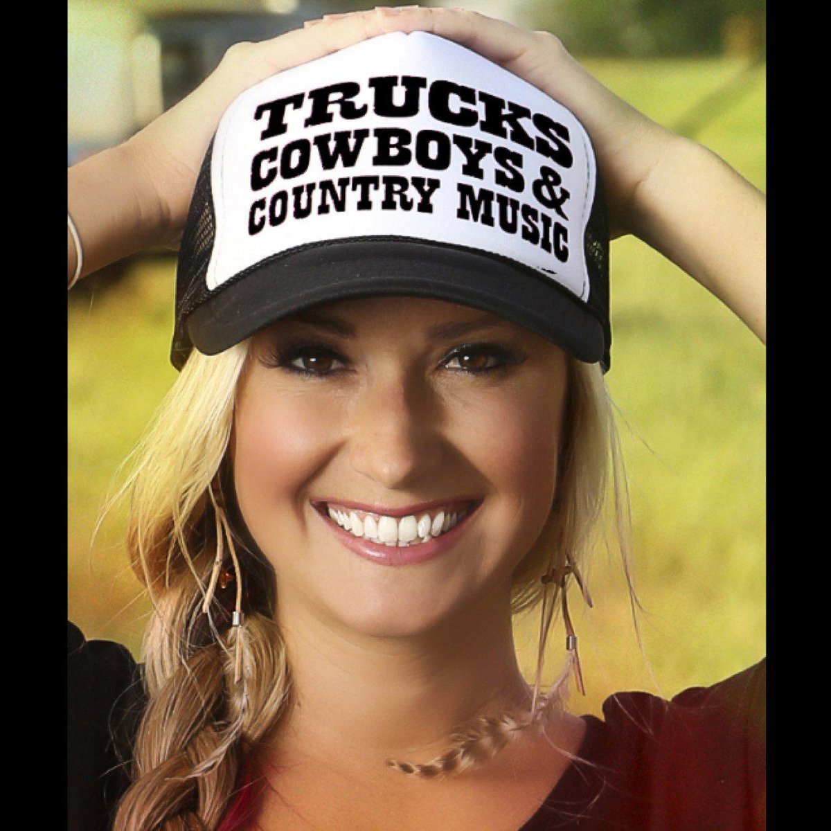 CelebrityFind's tweet photo. Please RT - "Sweet Southern Song" - by #AliDee - https://t.co/rl4MVtktLv @Ali_Dee #music #singer #SingerSongwriter http://t.co/cSt3acNlod