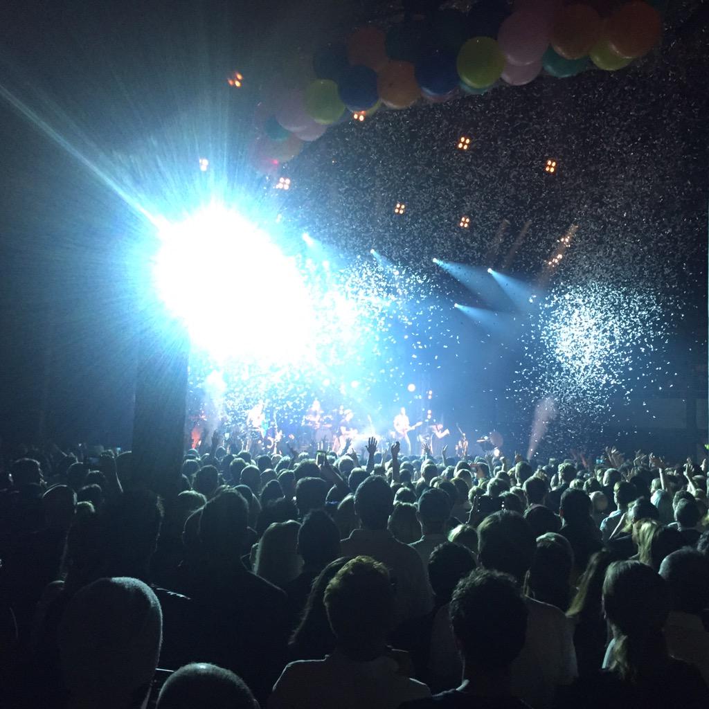 sherbert53's tweet photo. @WalkOffTheEarth @RoundhouseLDN http://t.co/uNQZw9KjC2