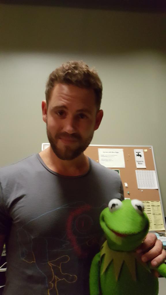 iheartradio - Nick Viall Bachelorette 11 - Fan Forum - Thread #18 - Page 49 CQvgdeBUsAAp1Fh