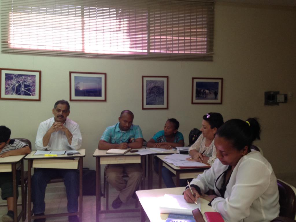 DAAS_UNEFM's tweet photo. Reunión de los Decanos con el rector Rubén Perozo para evaluar propuesta de la nueva estructura de la UNEFM http://t.co/xdSn33u6Fe