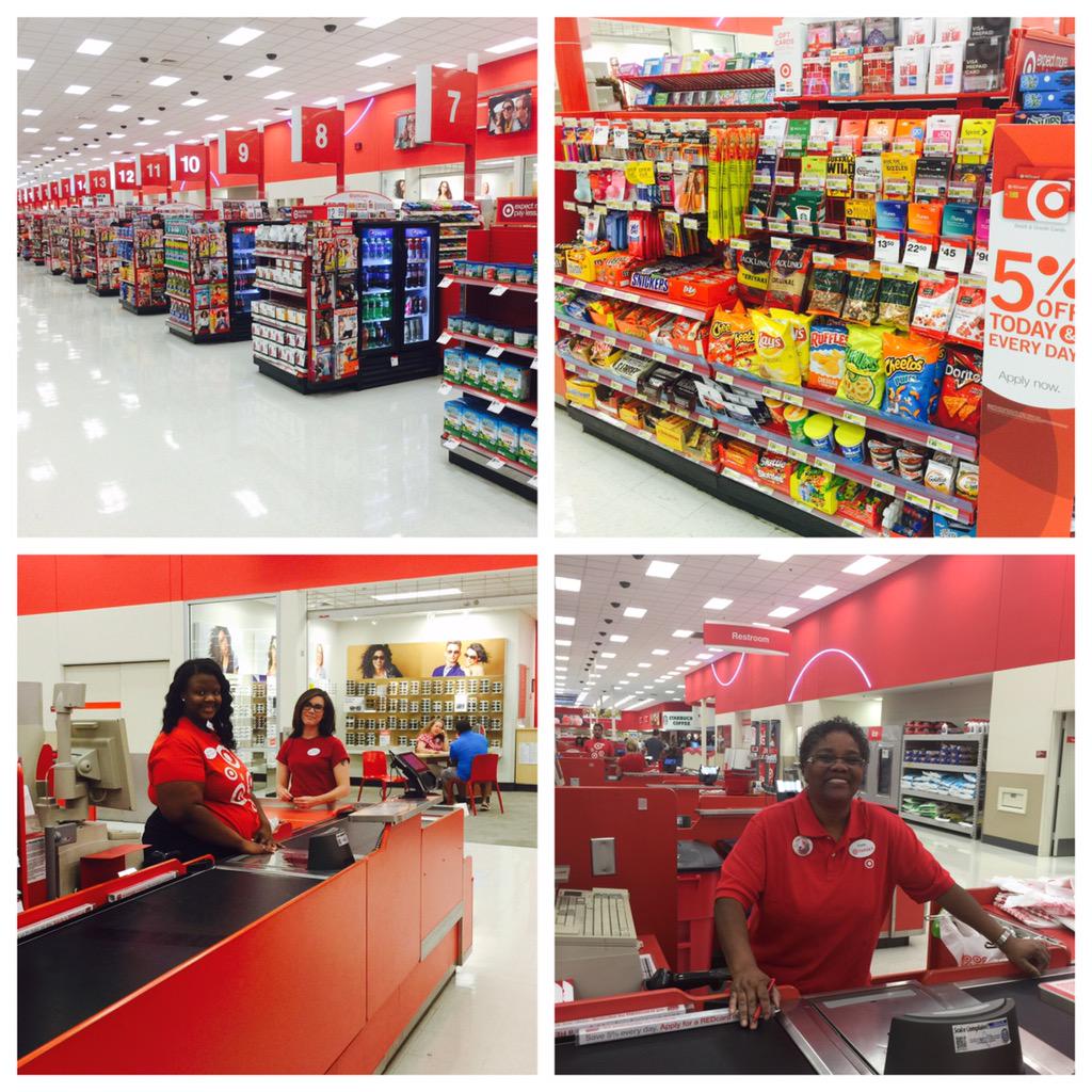 JesusTovar1's tweet image. Friendly cashiers ✅ and full check lanes ✅ = Amazing Guest Experience! #T1770 #drivingsales #Redcards