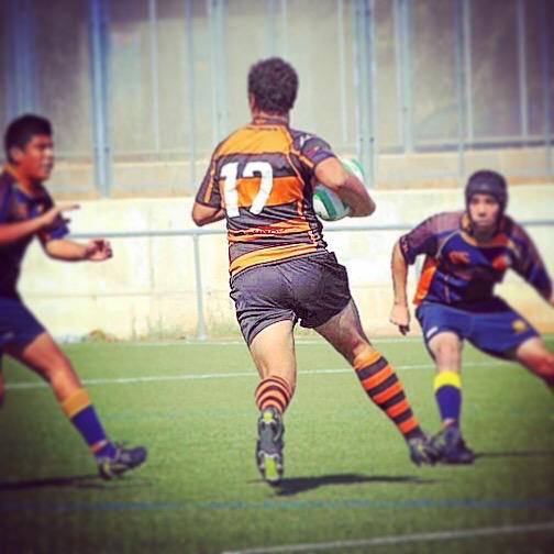 albertoprop17's tweet photo. #vivoelrugby @rugbycanalplus dándolo todo en el campo http://t.co/KDxwCBFw9T
