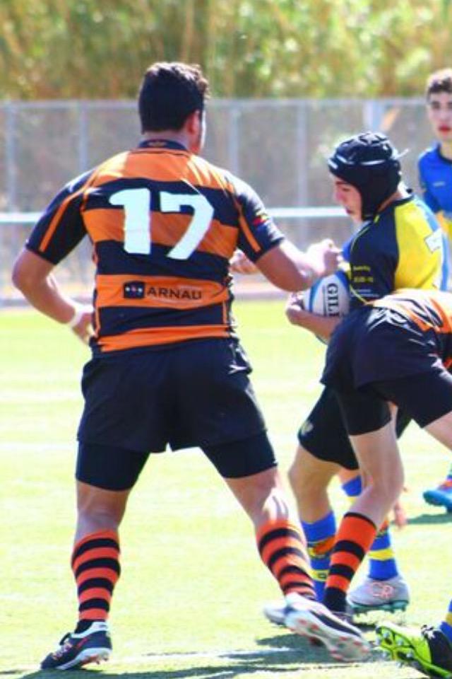 albertoprop17's tweet photo. #vivoelrugby @rugbycanalplus dándolo todo en el campo http://t.co/KDxwCBFw9T