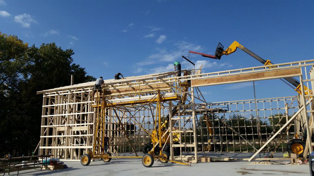 clay_leavitt's tweet image. Great day to set trusses with @MarcusLumber #gobuildsomething