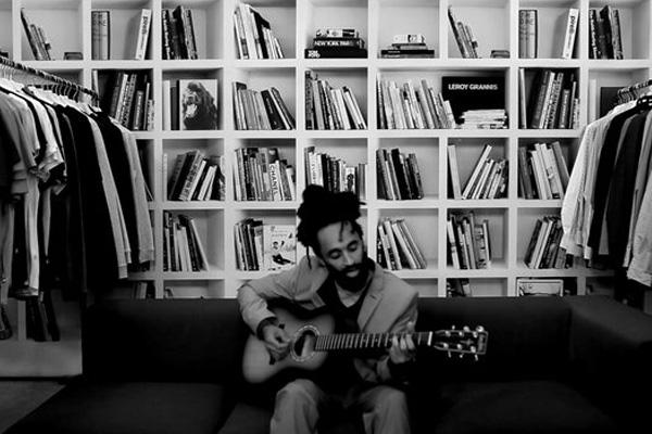 This month <a href="/AndrewAshong/">Andrew Ashong</a> brings a full live band to <a href="/RichMixLondon/">Rich Mix</a> | bit.ly/1NocEDP | <a href="/SoundcrashHQ/">Soundcrash</a>