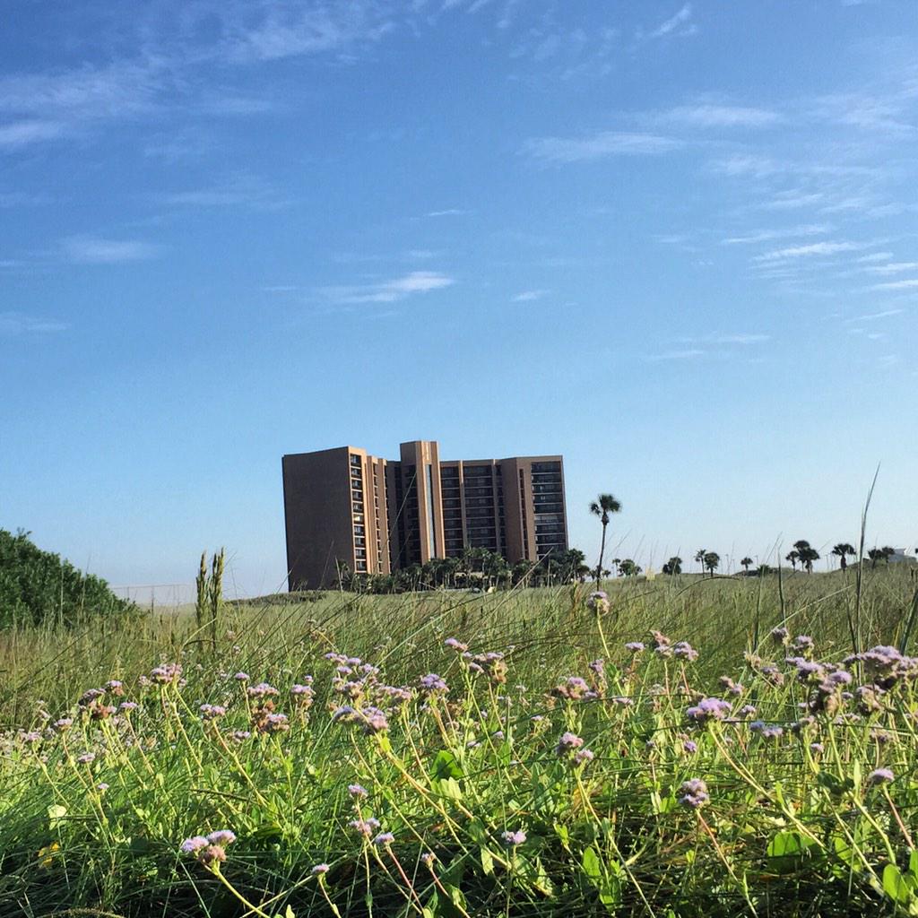 SandpiperPortA's tweet image. The beach is waiting for you. #FallVacations